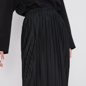 Zara Black Pleated Skirt